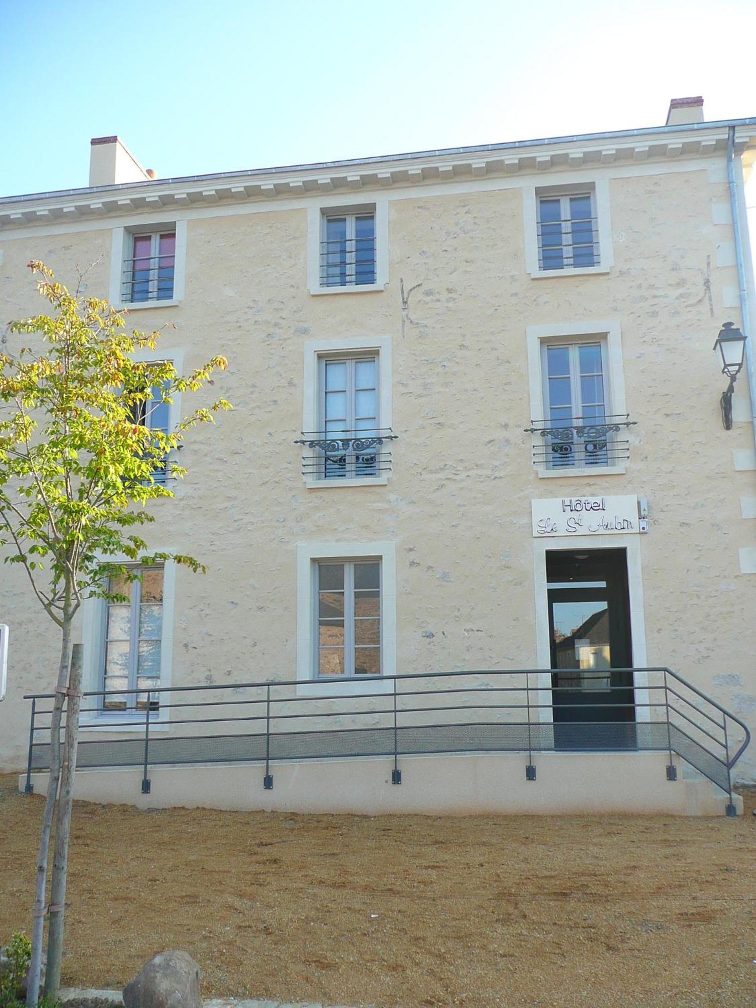 Hotel Le Saint Aubin Chevillé Exterior foto